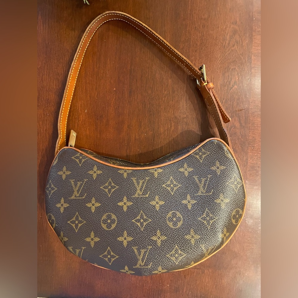AUTHENTIC LOUIS VUITTON Monogram Canvas Croissant PM Bag